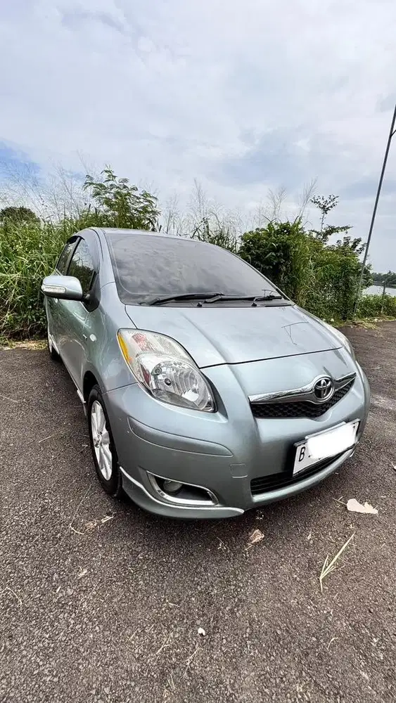 Toyota Yaris E 2011 matic