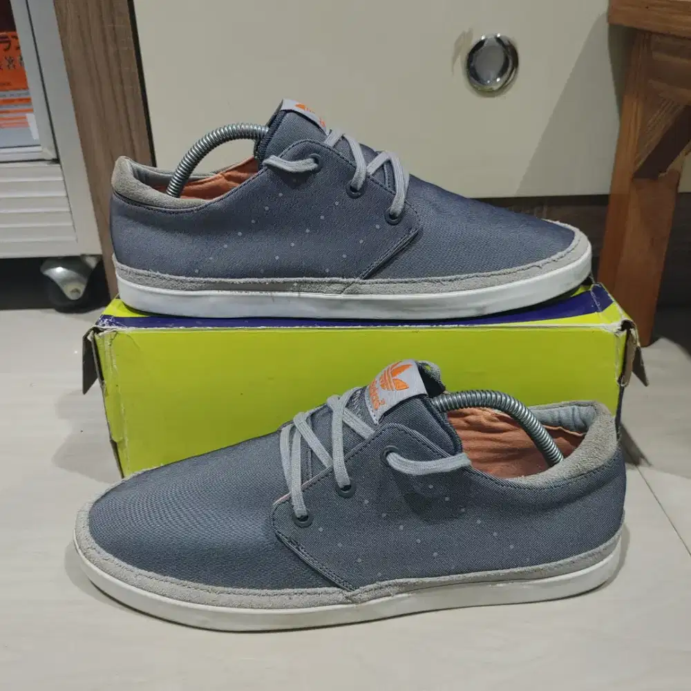 Sepatu Adidas erkek chord low preloved size 43
