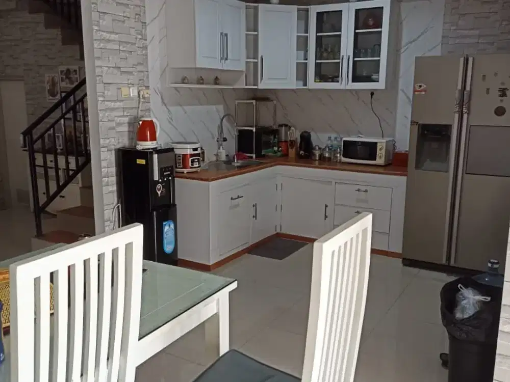 Turun Harga!!! Dijual rumah super strategis semifurnish berbatasan Jaksel dan Jakbar(Joglo)