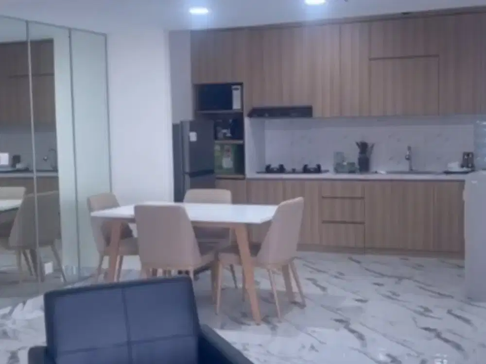 Sewa Apartemen Taman Rasune 3 BR Unit Bagus Baru Renovasi , Perabotan baru