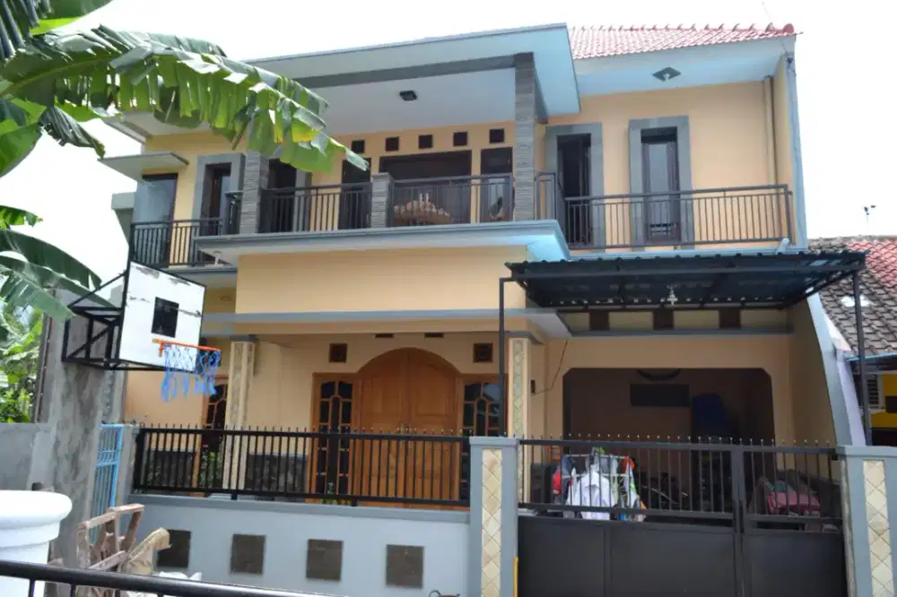 DIJUAL RUMAH LOKASI PUSAT BWI KOTA HARGA 800 JUTA NEGO