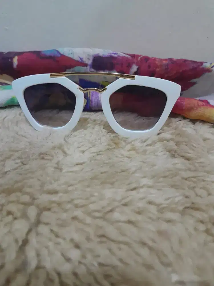 Kacamata fashion dan kacamata baca