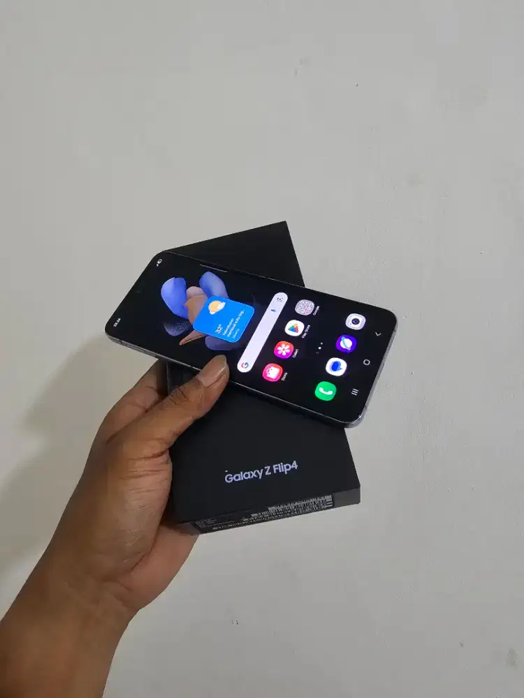 Samsung z flip 4 5g 8/256gb sein fullset original mulus no minus