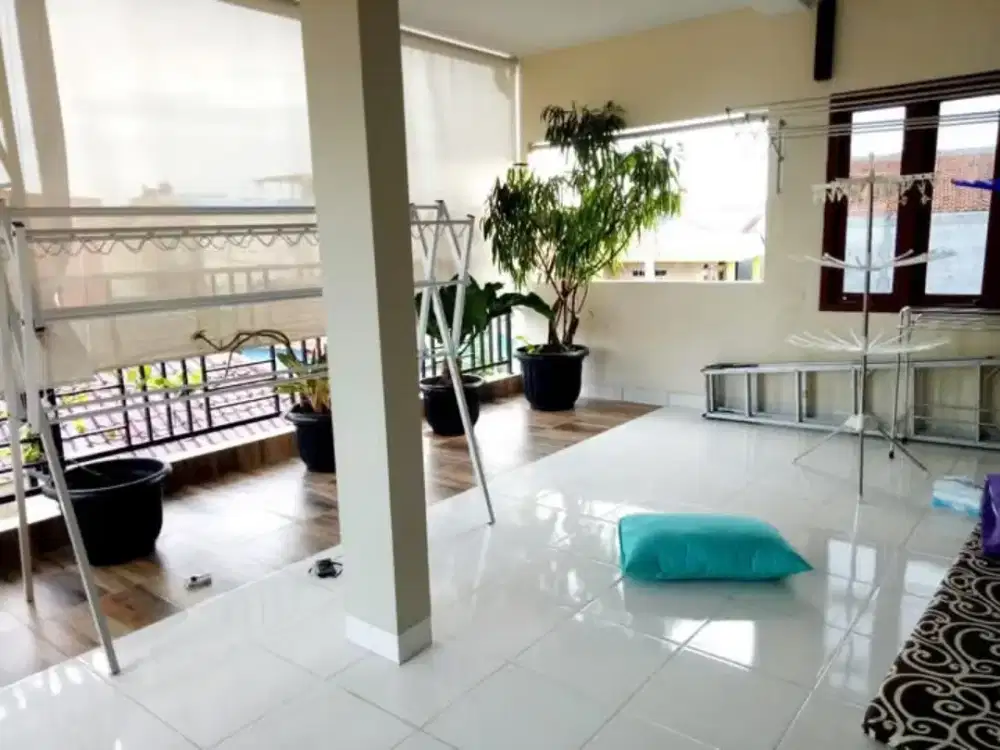 Dikontrakkan rumah 2 lantai dijagakarsa jaksel