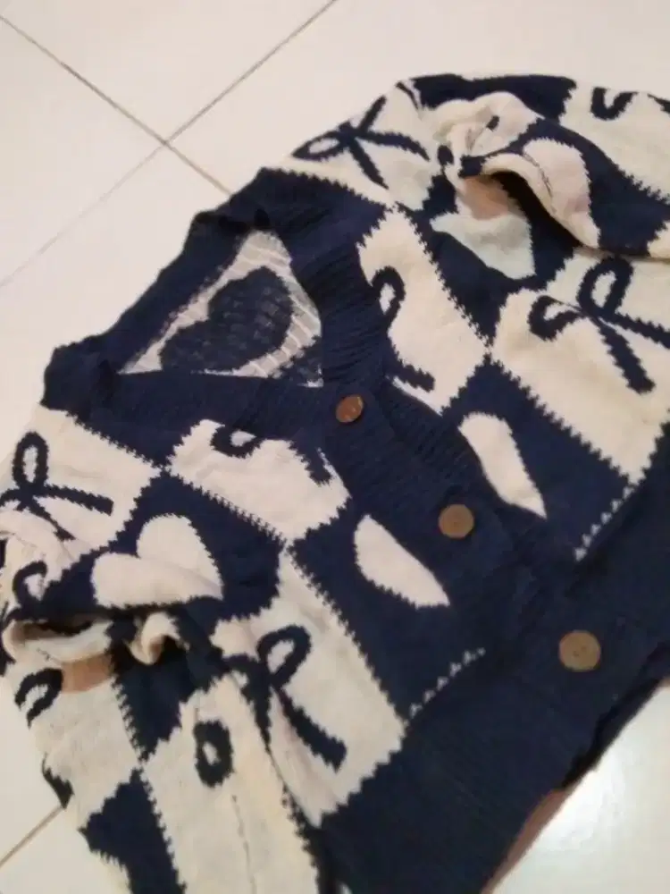 Sweater rajut wanita