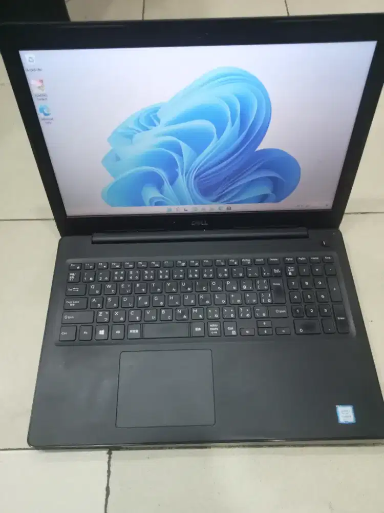 Laptop Dell 3590.corei5 ram 8 SSD 256.gb.layar 15,6 Inc no minus