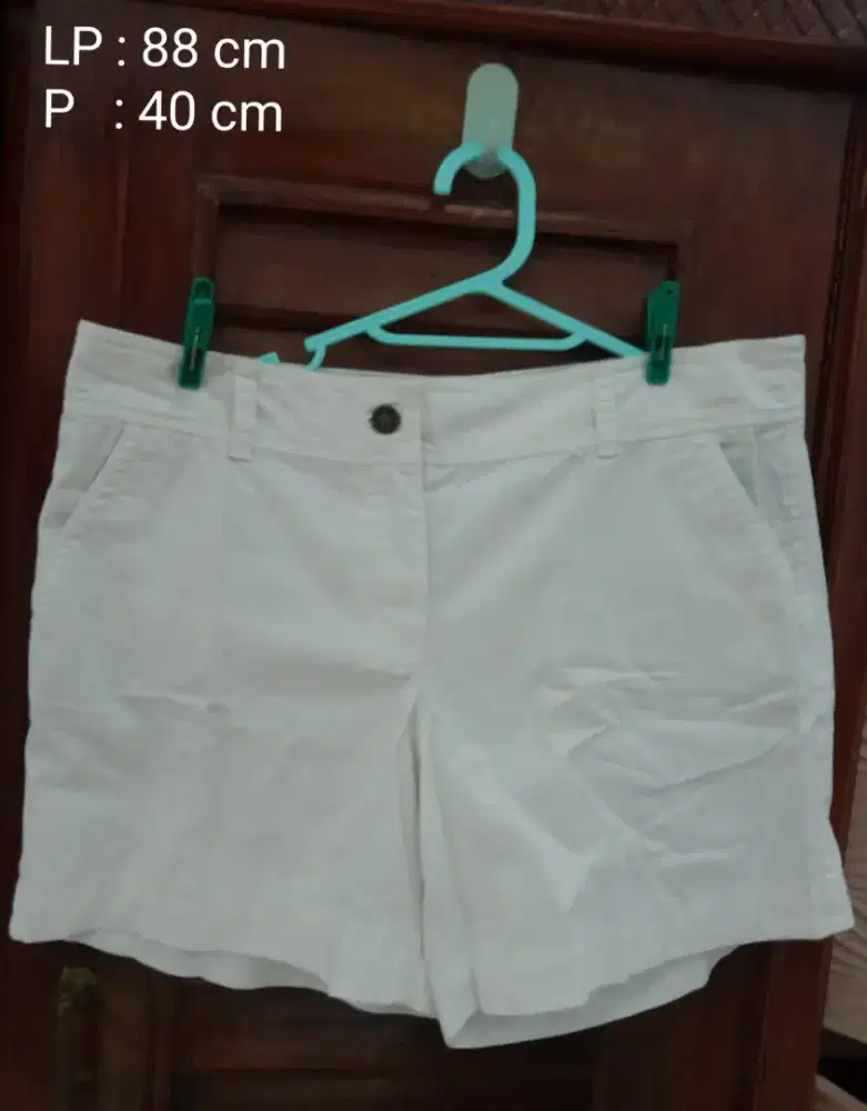 Hotpants Putih Loft