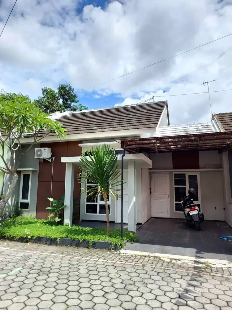 Rumah Dalam Ringroad Lingkungan Perumahan di Tamantirto