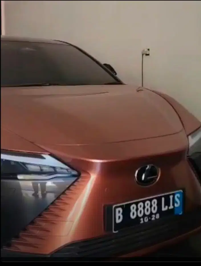 Murah Lexus EV(Listrik)tipe tertinggi RZ450e istimewa plat no cantik
