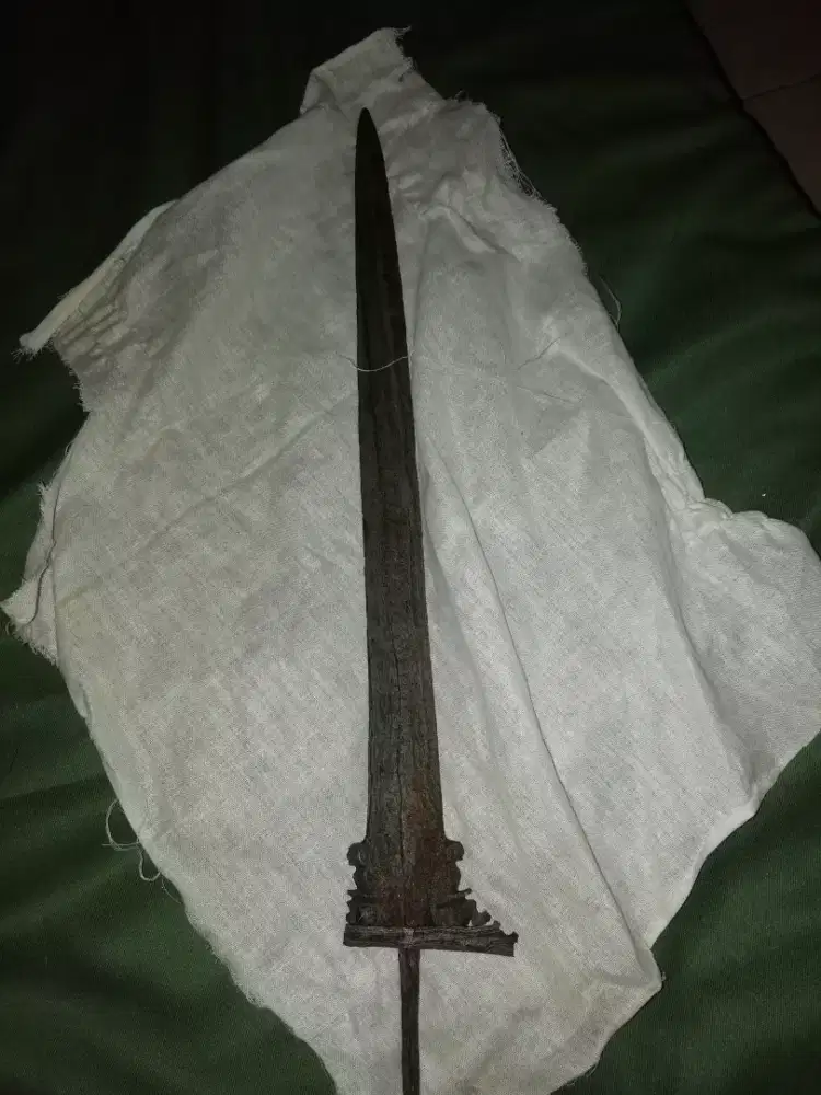 Dimahar keris putut kembar