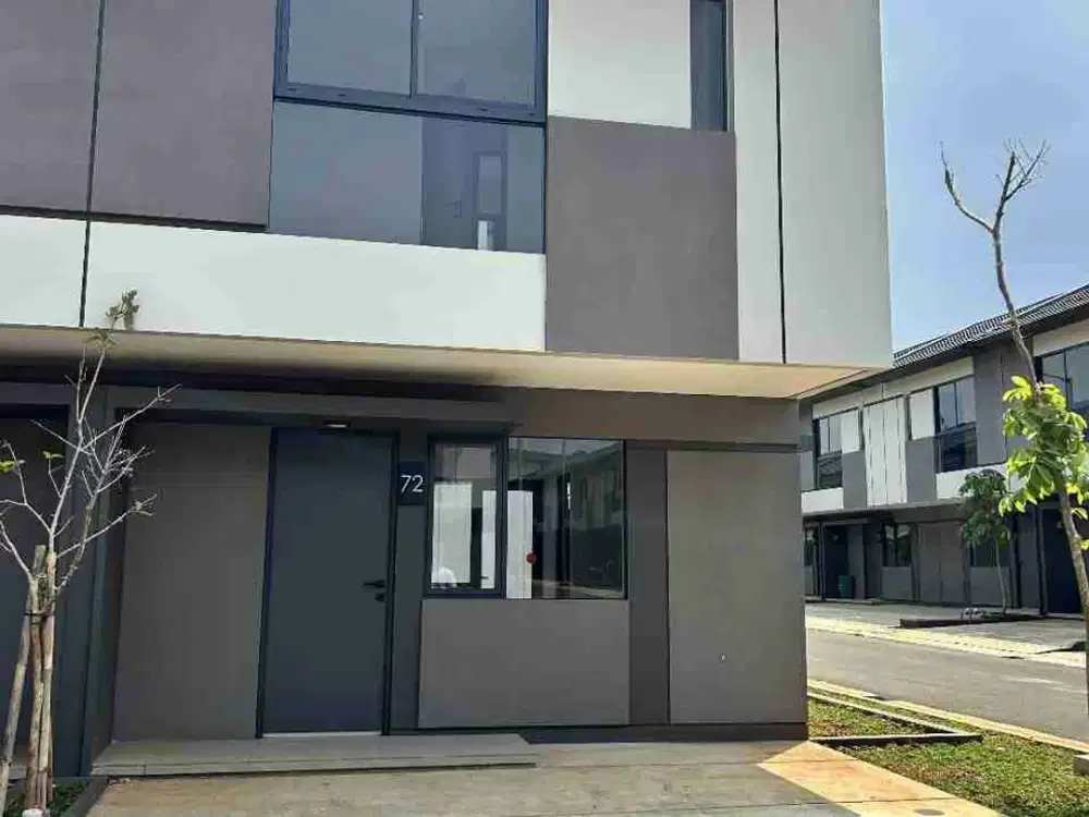 Jual Cepat Rumah Milennial Hoek Gading Serpong  BU Jual Rugi! 

Cluster Park Serpong Citizen Park
 Lokasi strategis – Boulevard utama 9m
 Rumah Hoek bisa diperlebar!

 LT 74 m² LB 63.2 m²
3 Kamar Tidur 
2 Kamar Mandi 
Ruang tengah + halaman belakang luas
