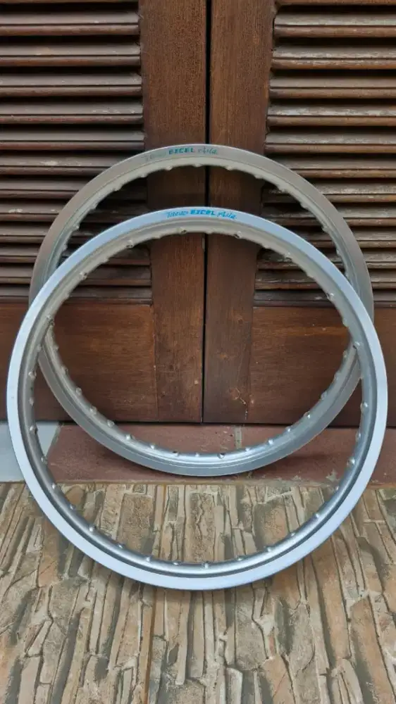 2 Velg takasago excel second ori ring 17 x 140 mm, kondisi masih bagus