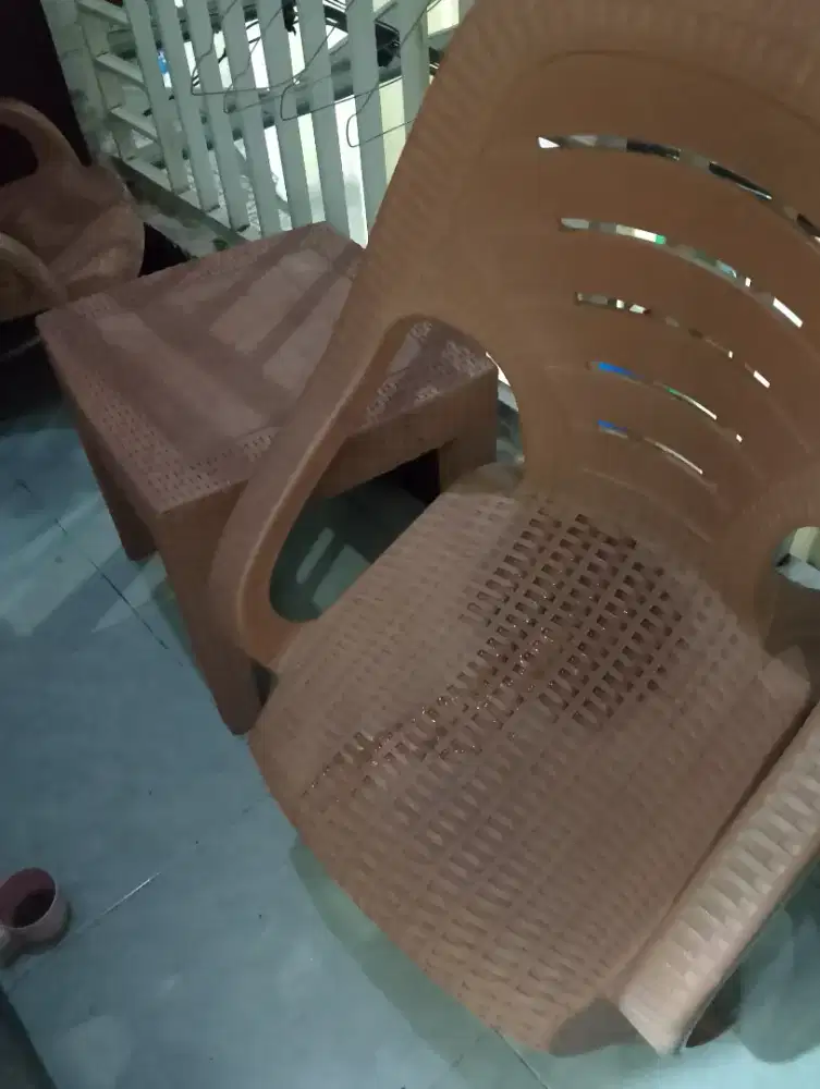 Korsi plastik 1 meja 2 korsi