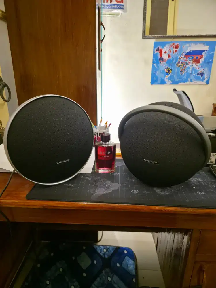 Harman Kardon Onyx 7 Speakers