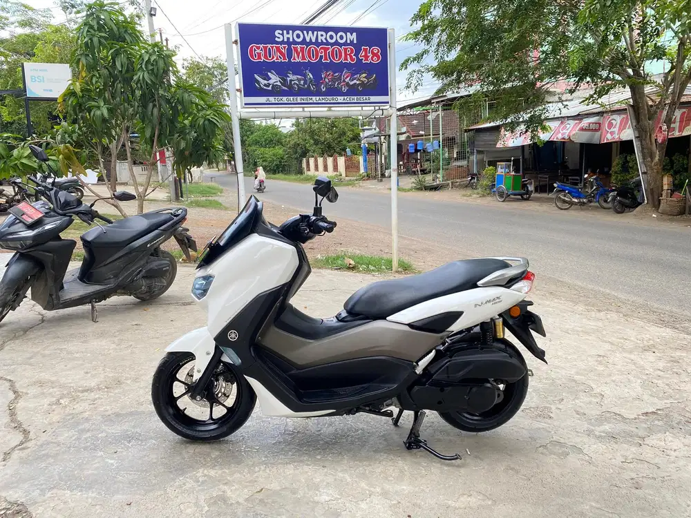 Di jual yamaha NMAX ABS tahun 2021