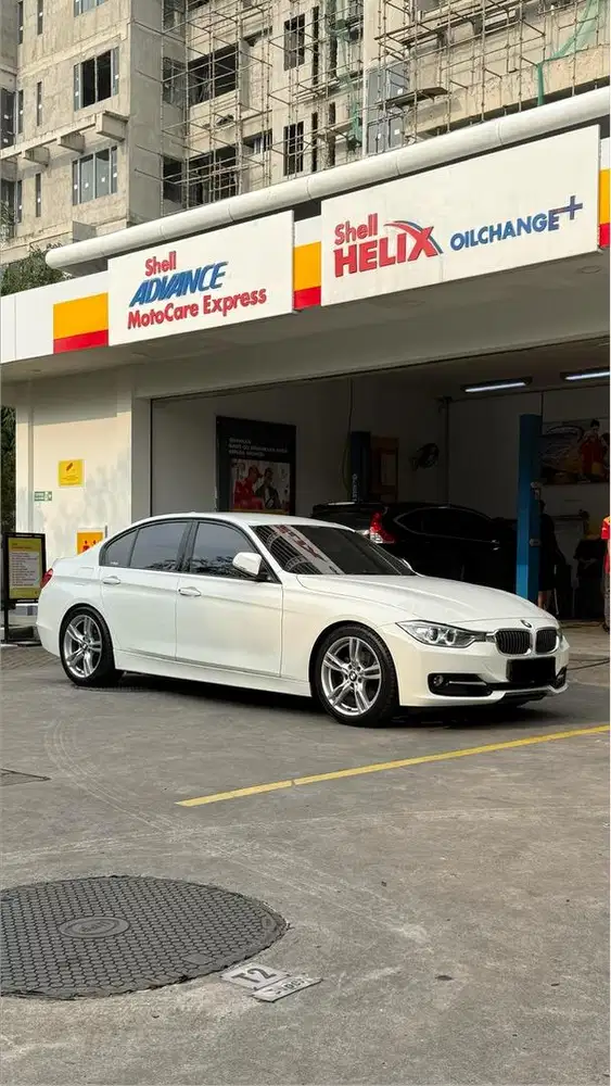 JUAL BMW 320i F30 2014 Km 53rb ANTIK LOW KM TERAWAT ISTIMEWA