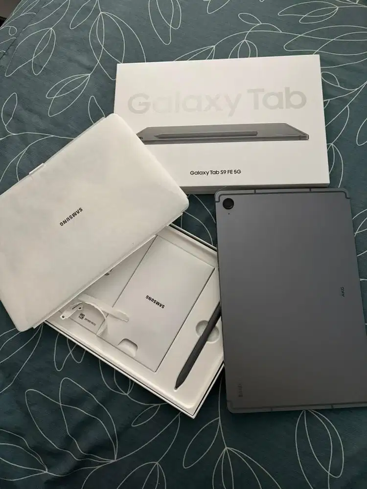 Tab s9 fe 5G no minus like new