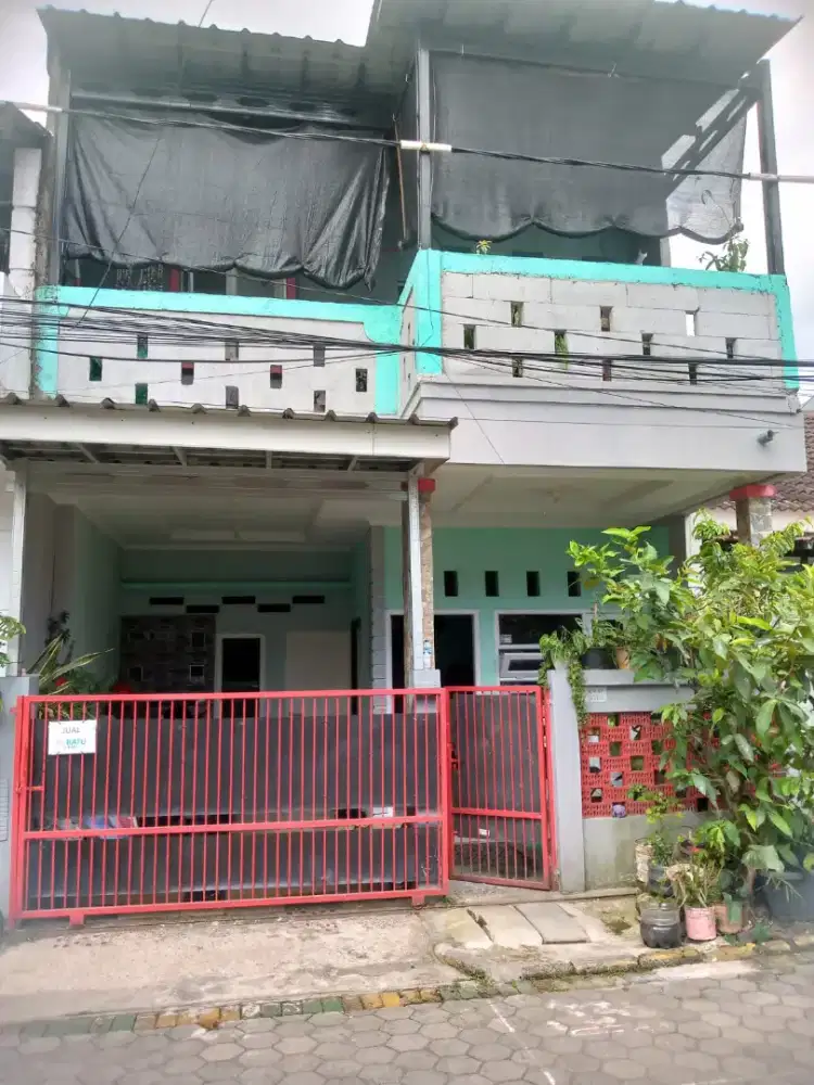 Disewakan Rumah 2 Lantai Nyaman dan Strategis-6x12 meter