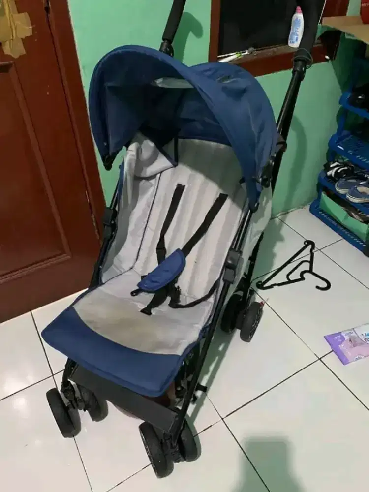 Kereta dorong bayi
