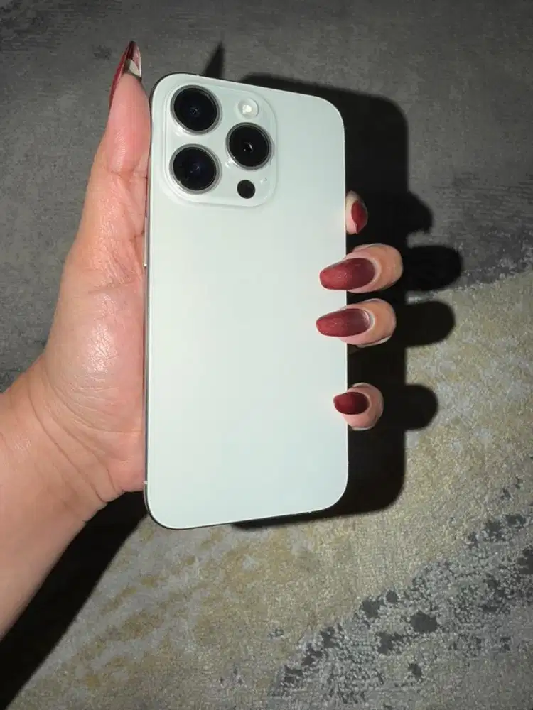 Iphone 15 pro 256GB mulus putih