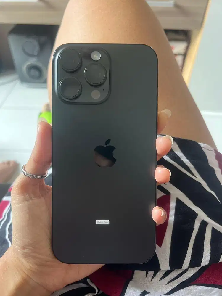 Jual iPhone 16 Pro Max, 256GB, Garansi iBox, kondisi mulus!