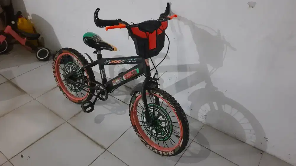 Sepeda anak BMX Salvo ukuran 18