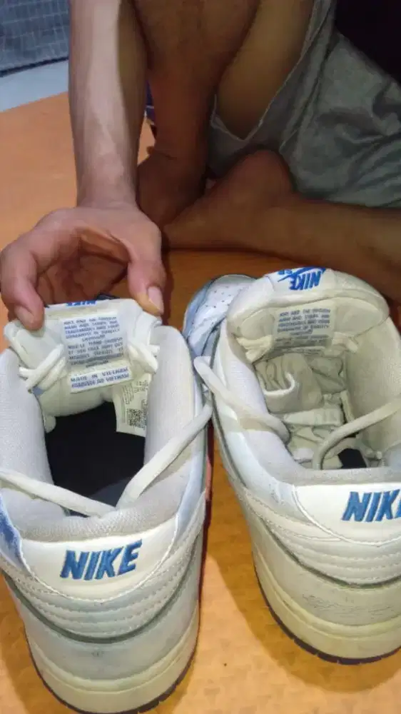 Sepatu nike ori uk 42