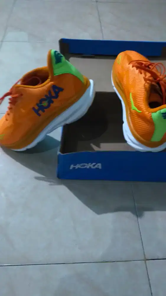 Sepatu running cowok cewek,,Hoka lokal ukuran 41