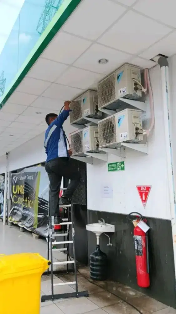 SERVICE AC KULKAS MESIN CUCI POMPA AIR BONGKAR PASANG AC