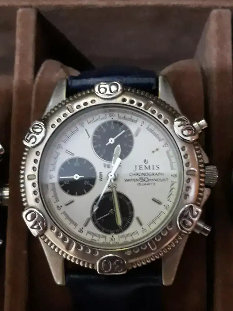 Jemis Chronograph HUP950W