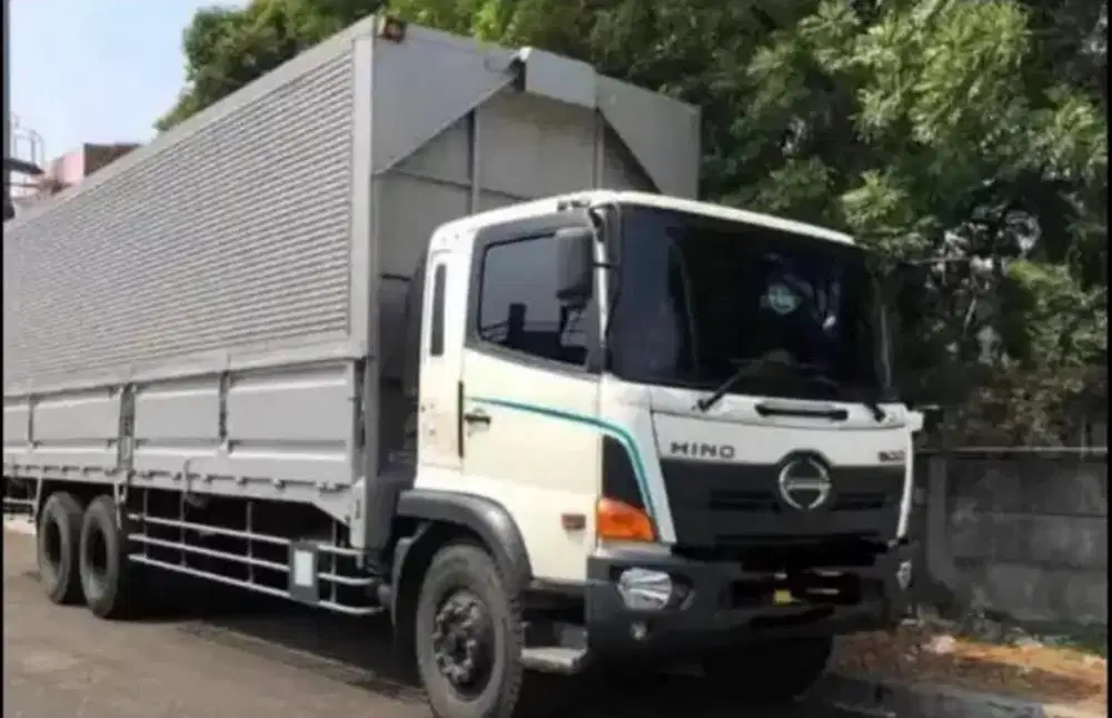 Hino Louhan FL 235 JW wingbox 2018/2019