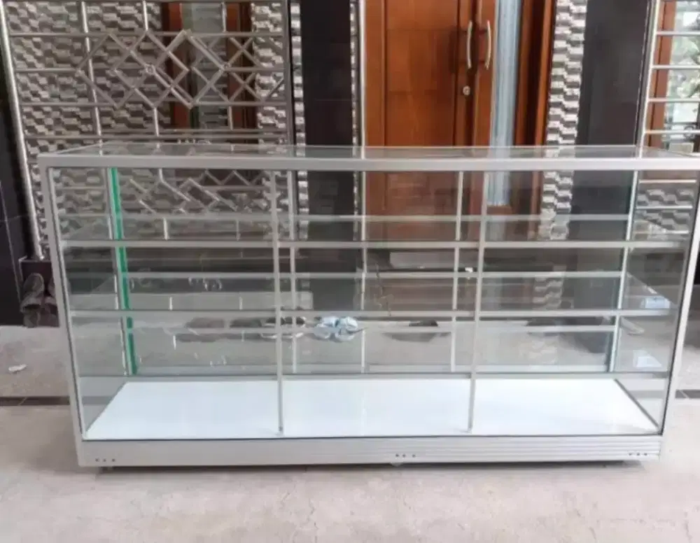 Etalase kaca premium