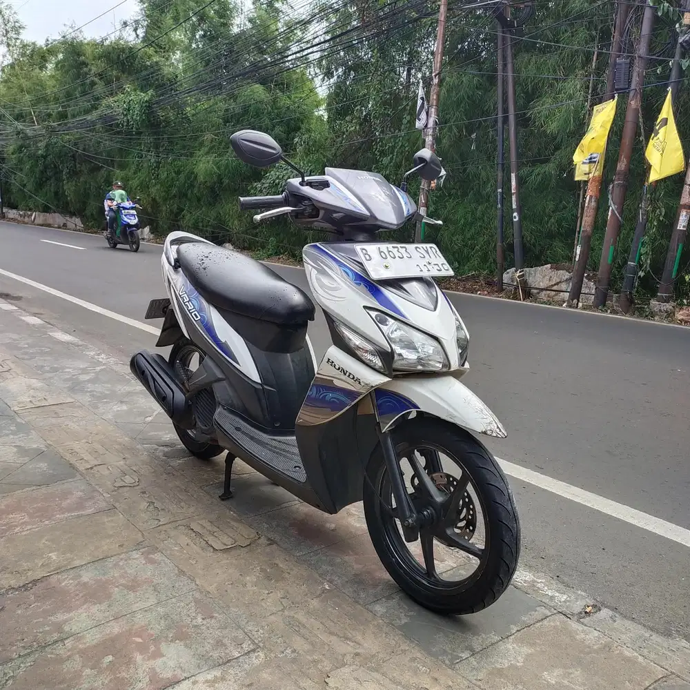 Honda Vario cw 110 2010 Putih mesin Cakep Bagus lengkap