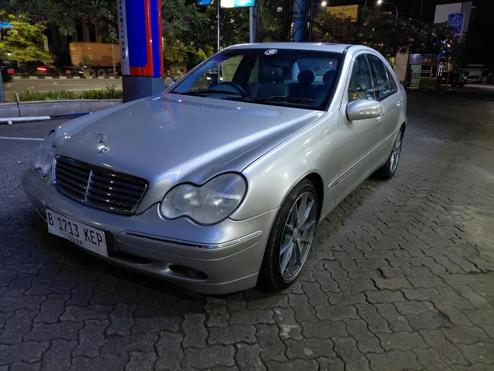 Mercedes-Benz C240 2004 Bensin