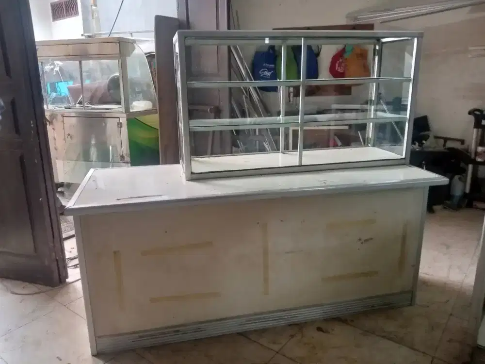 Etalase makanan second