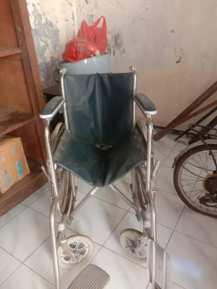 Kursi roda  kondisi bagus