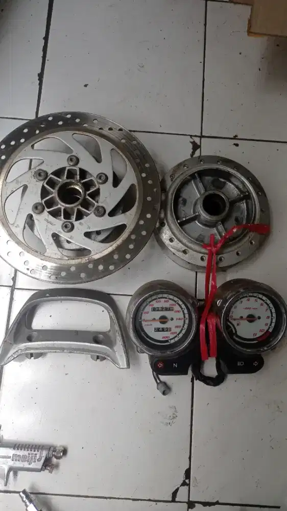 Bekas copotan Yamaha Scorpio..behel, spedometer,trombol,coverbody