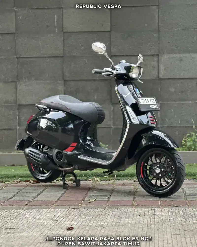 DIJUAL VESPA SPRINT CARBON 150 IGET ABS TAHUN 2018 LIMITED EDITION
