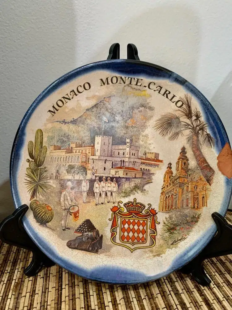 Souvenir Piring Monte Carlo