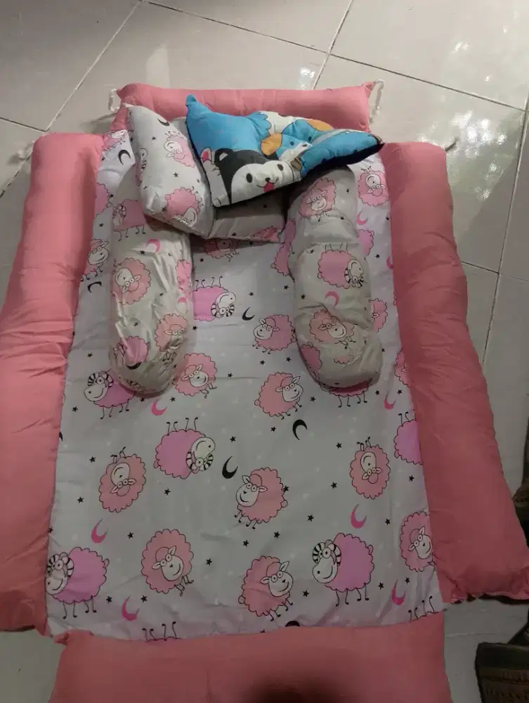 Set bedcover bayi + bantal guling