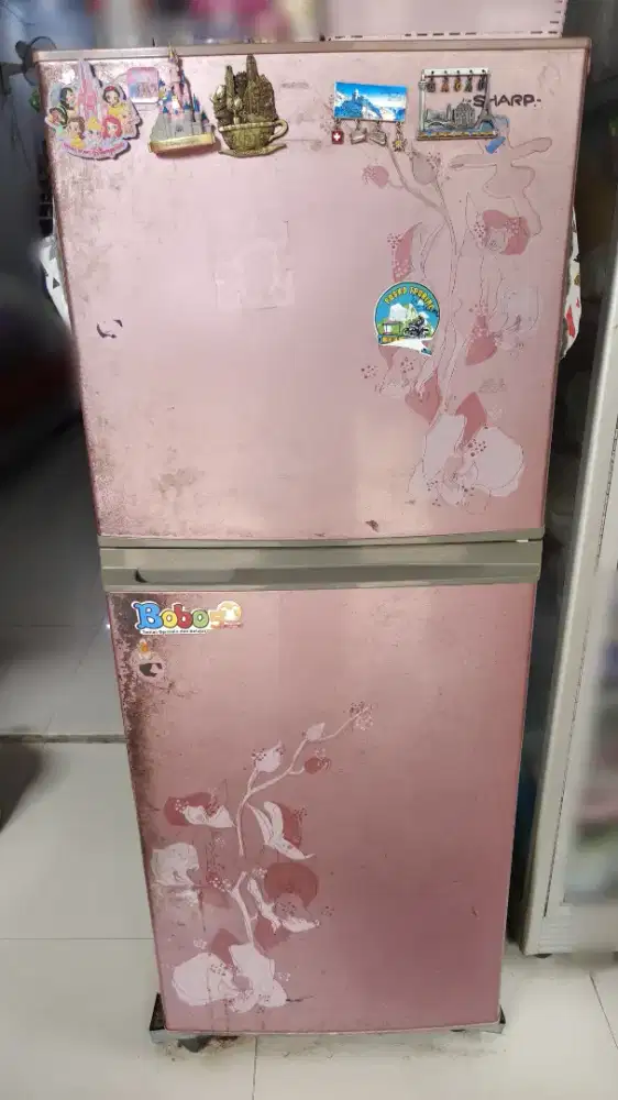 Kulkas 2 Pintu SHARP KIREI 205L