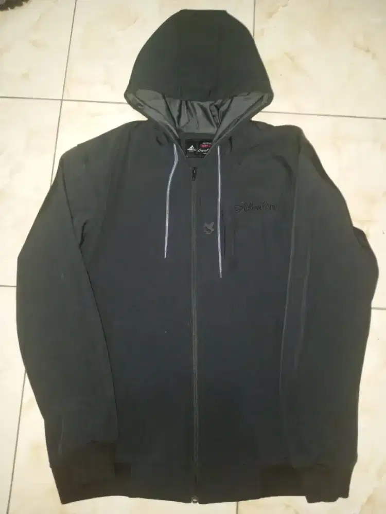 Jaket seleting hitam