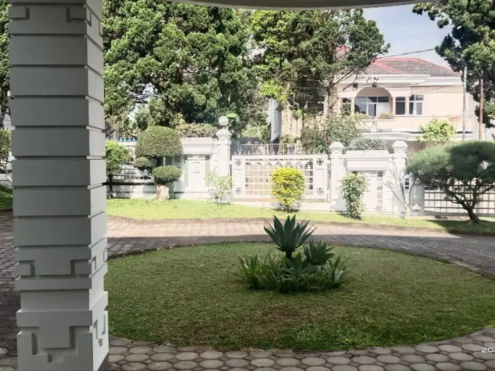 Rumah Mewah area Setiabudi Dekat upi Nhi Gegerkalong Bandung