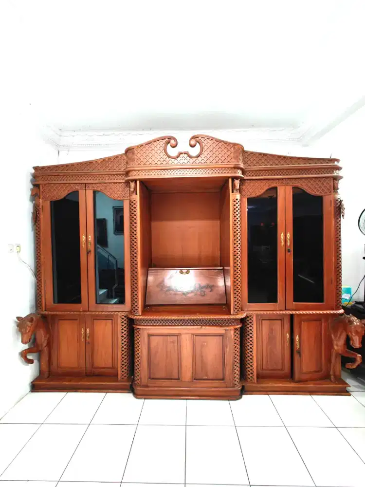 Lemari Buku dsn Panjangan Hiasan Kayu Jati Jepara