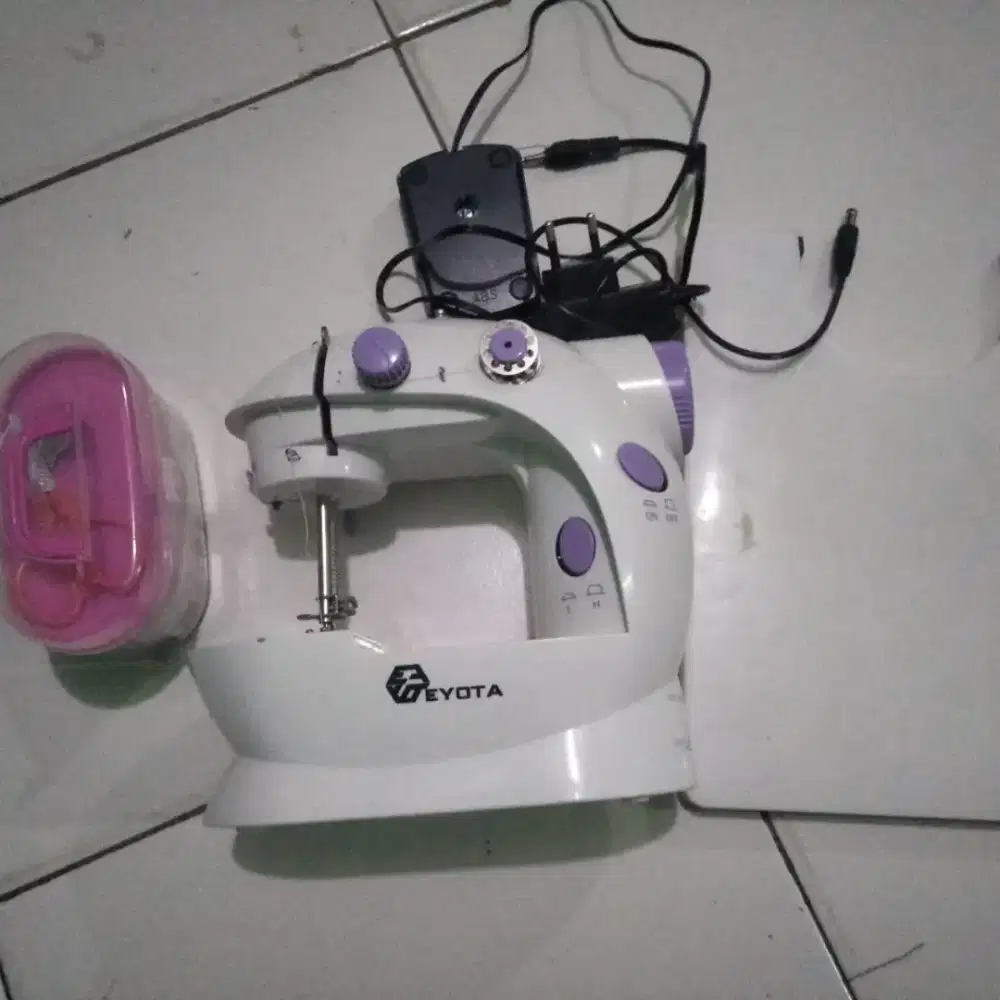 Mesin sewing kecil