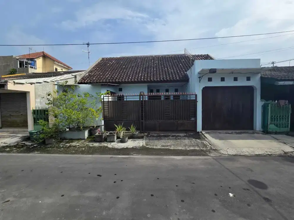 Rumah siap pakai di perumahan fajar indah baturan colomadu solo