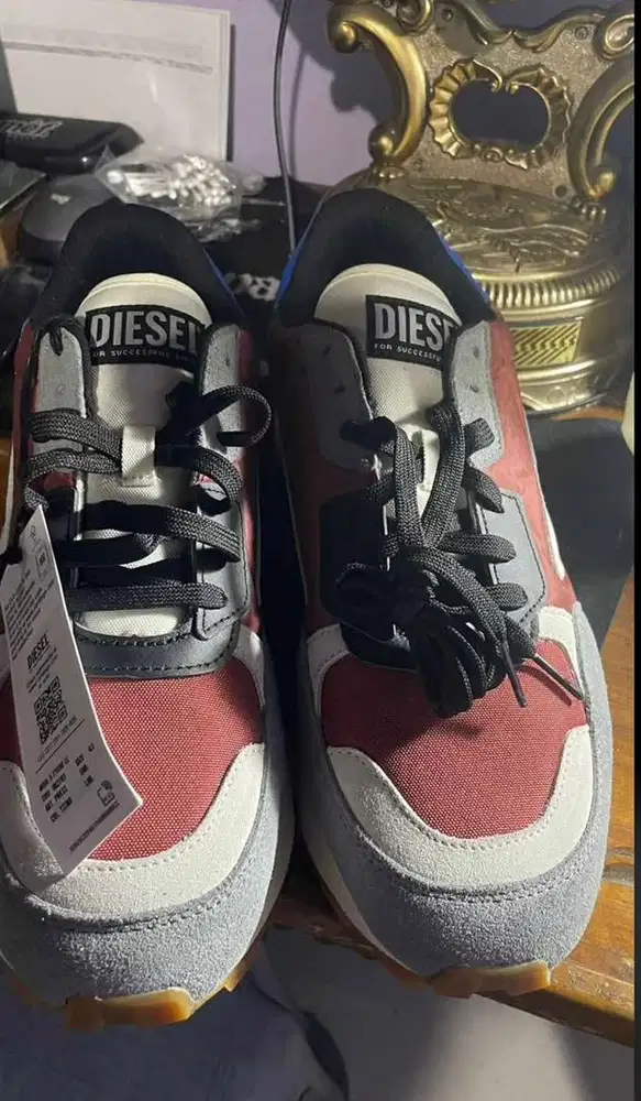 DIESEL S-TYCHE LL - Running Sneakers with D Logo (JUAL RUGI)