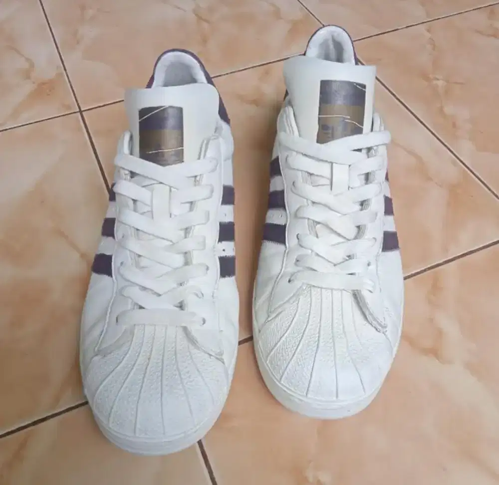 Garis tiga cassual superstar