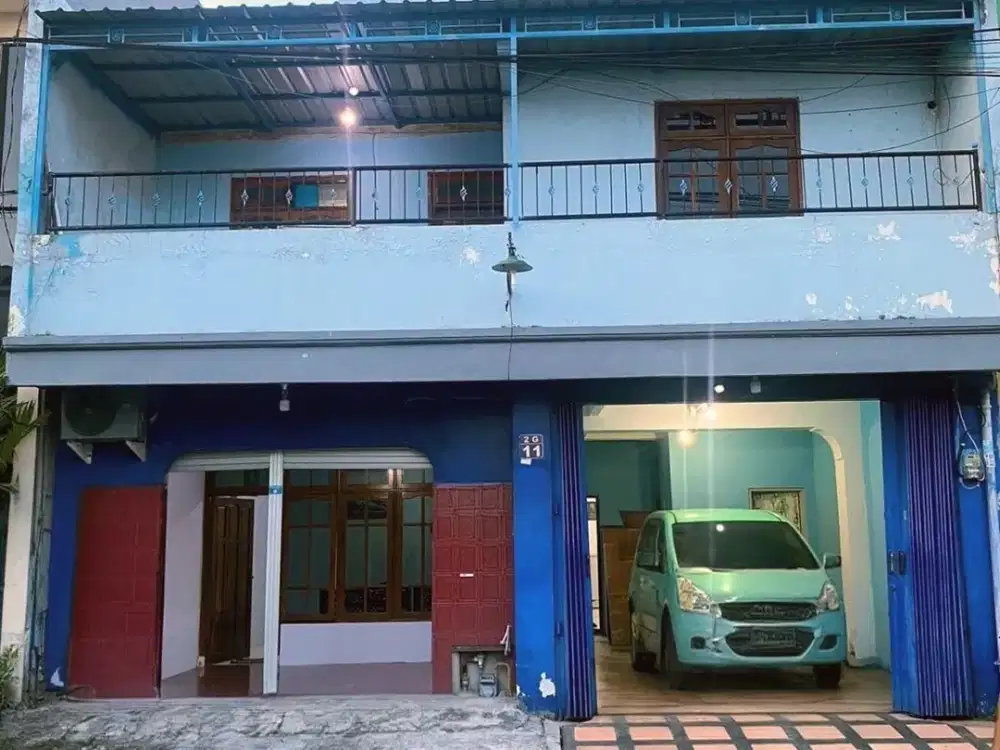 Rumah 2 lantai design untuk usaha di Manukan