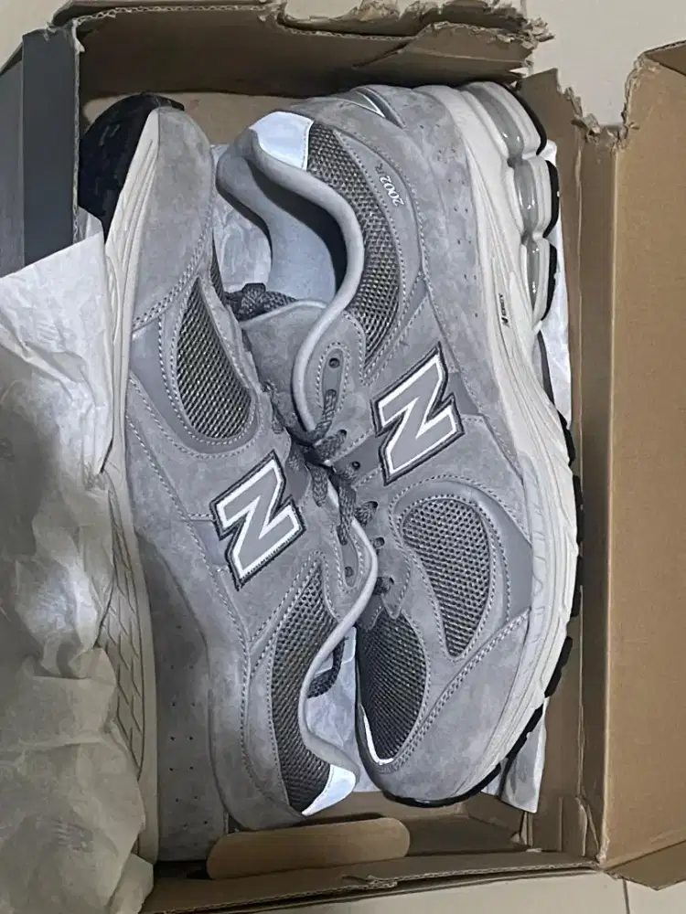 Sepatu running new balance marblehead 2002r sz 45